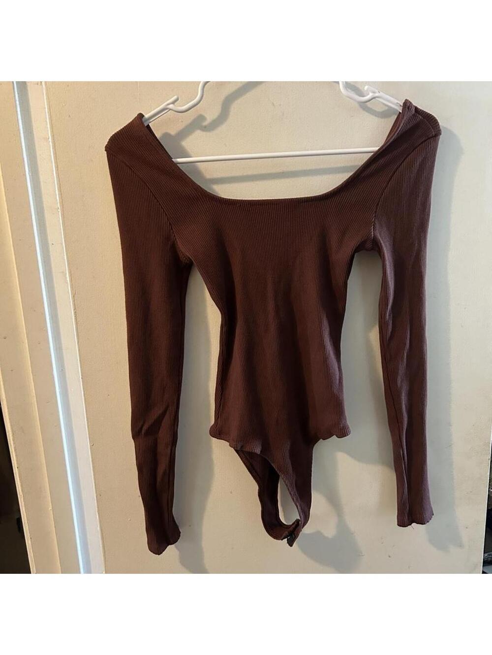 Alter’d State Brown long sleeve bodysuit with ribbed texture size S